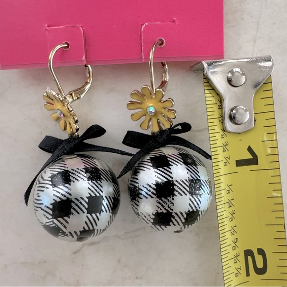 Betsey Johnson plaid pearl dangle earrings - Picture 2 of 2